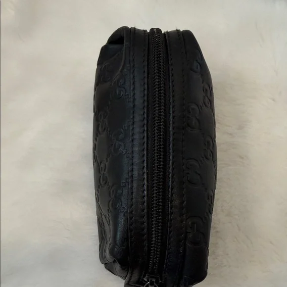 Gucci Black Embossed leather Toiletry Bag - Picture 9 of 13